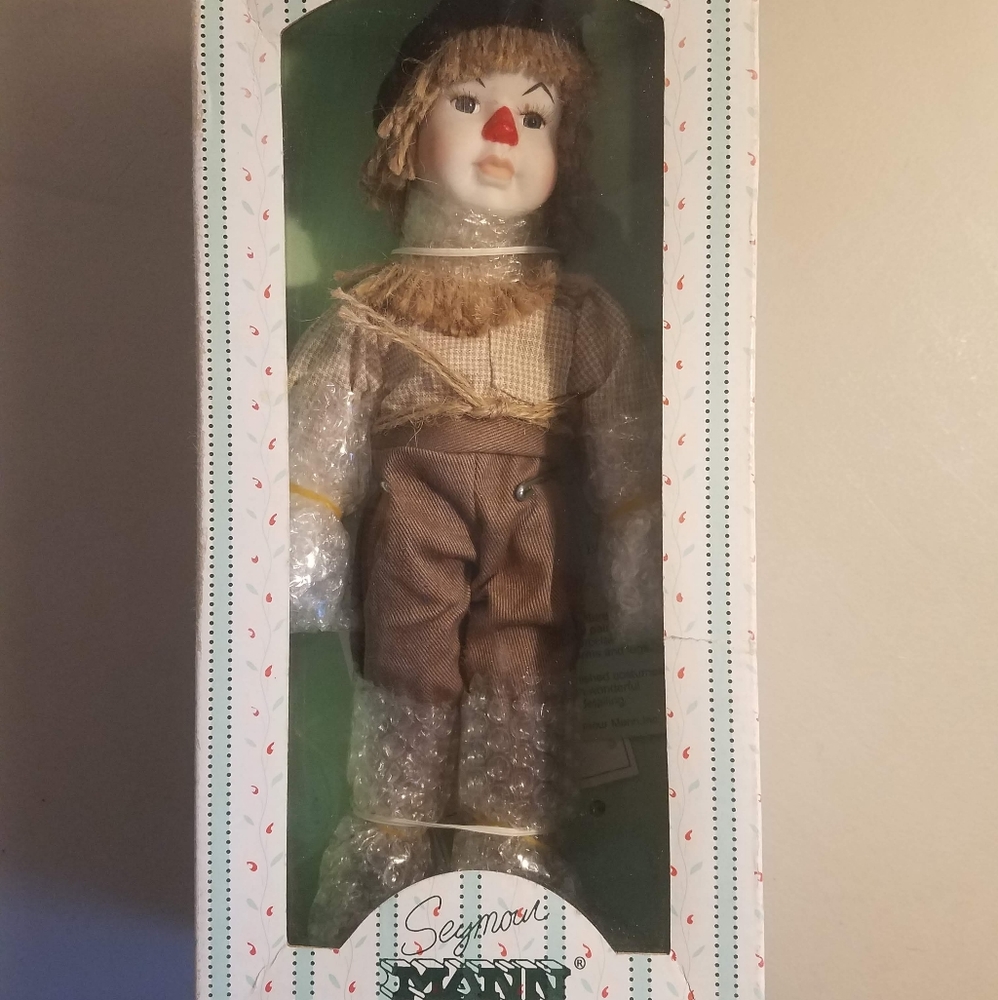 New Wizard of OZ Scarecrow Storybook Tiny Tots by Seymour Mann collector doll